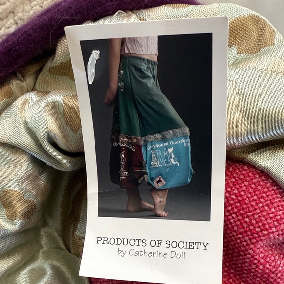 Elegant Multicolor Women's Hat with Faux Fur Trim - Picture 2 of 6